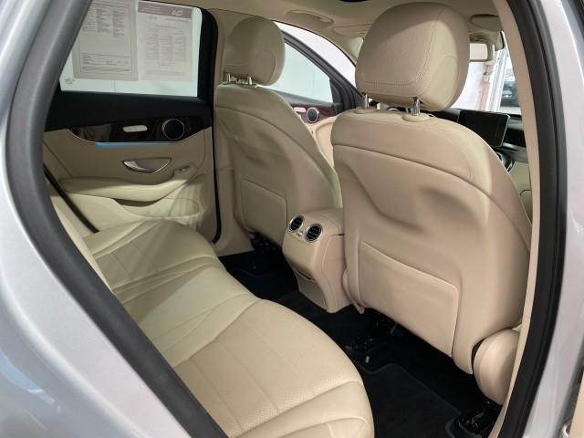 Used Mercedes-benz Glc GLC 300 2019 | Queens Auto Mall. Richmond Hill, New York Used Mercedes-benz Glc GLC 300 2019 | Queens Auto Mall. Richmond Hill, New York