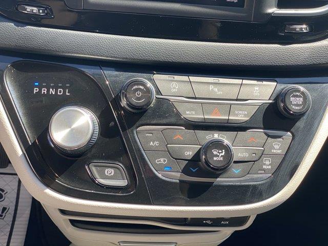 Used Chrysler Pacifica Touring L 2019 | Camy Cars. Great Neck, New York Used Chrysler Pacifica Touring L 2019 | Camy Cars. Great Neck, New York