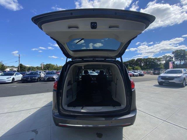 Used Chrysler Pacifica Touring L 2019 | Camy Cars. Great Neck, New York Used Chrysler Pacifica Touring L 2019 | Camy Cars. Great Neck, New York