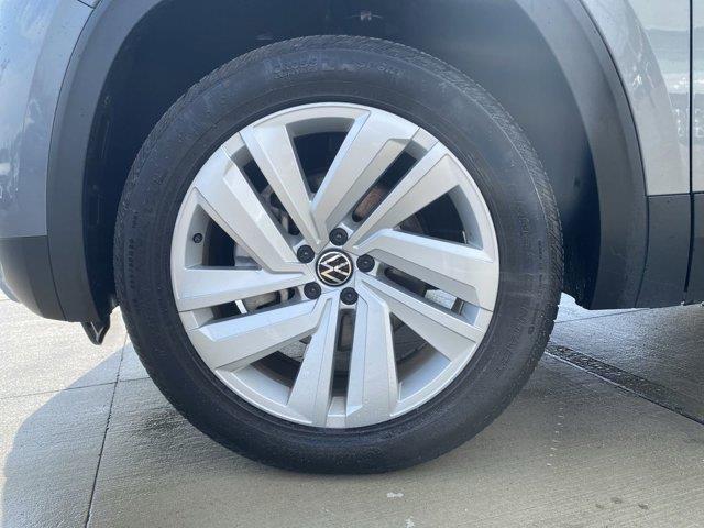 Used Volkswagen Atlas Cross Sport 3.6L V6 SE w/Technology 2021 | Camy Cars. Great Neck, New York Used Volkswagen Atlas Cross Sport 3.6L V6 SE w/Technology 2021 | Camy Cars. Great Neck, New York