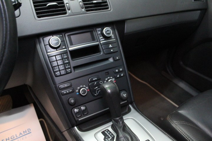 2013 Volvo XC90 AWD 4dr R-Design Premier Plus, available for sale in Plainville, Connecticut | New England Auto Sales LLC. Plainville, Connecticut 2013 Volvo XC90 AWD 4dr R-Design Premier Plus, available for sale in Plainville, Connecticut | New England Auto Sales LLC. Plainville, Connecticut