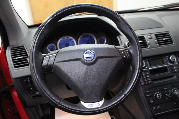 2013 Volvo XC90 AWD 4dr R-Design Premier Plus, available for sale in Plainville, Connecticut | New England Auto Sales LLC. Plainville, Connecticut 2013 Volvo XC90 AWD 4dr R-Design Premier Plus, available for sale in Plainville, Connecticut | New England Auto Sales LLC. Plainville, Connecticut