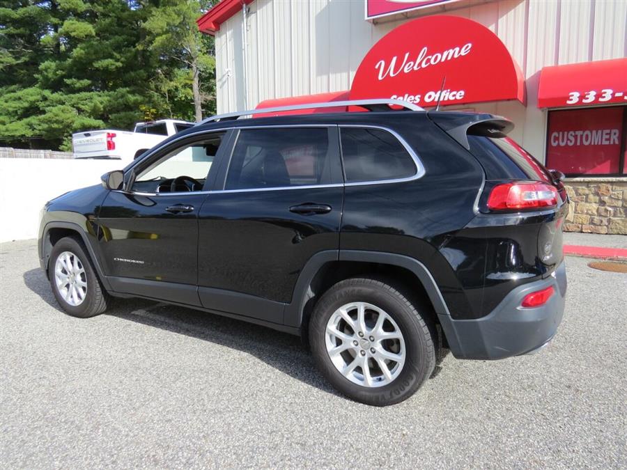 Used Jeep Cherokee Latitude Plus 4x4 4dr SUV 2018 | Lake City Exports Inc. Auburn, Maine Used Jeep Cherokee Latitude Plus 4x4 4dr SUV 2018 | Lake City Exports Inc. Auburn, Maine