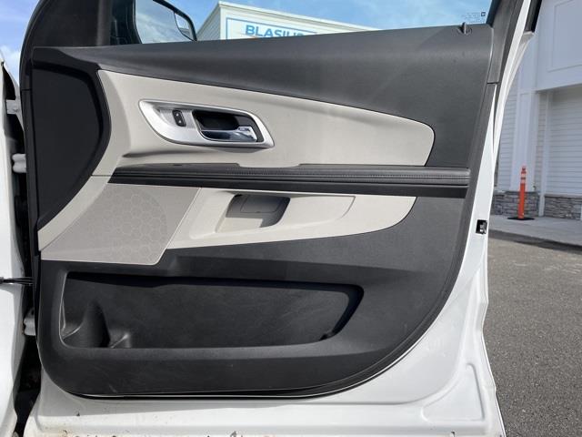 Used Chevrolet Equinox LS 2014 | Blasius Federal Road. Brookfield, Connecticut Used Chevrolet Equinox LS 2014 | Blasius Federal Road. Brookfield, Connecticut