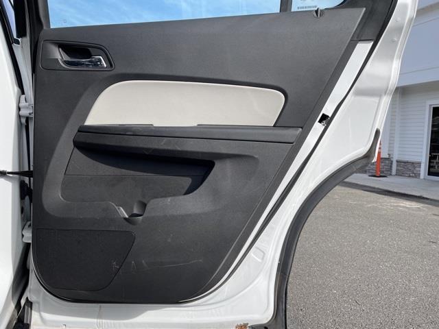 Used Chevrolet Equinox LS 2014 | Blasius Federal Road. Brookfield, Connecticut Used Chevrolet Equinox LS 2014 | Blasius Federal Road. Brookfield, Connecticut