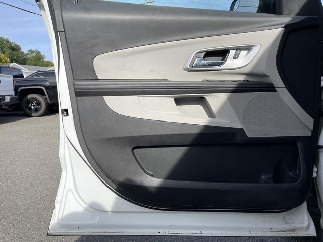 Used Chevrolet Equinox LS 2014 | Blasius Federal Road. Brookfield, Connecticut Used Chevrolet Equinox LS 2014 | Blasius Federal Road. Brookfield, Connecticut