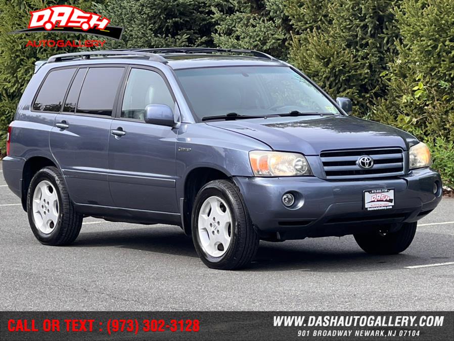 2005 Toyota Highlander 4dr V6 4WD w/3rd Row (Natl), available for sale in Newark, New Jersey | Dash Auto Gallery Inc.. Newark, New Jersey