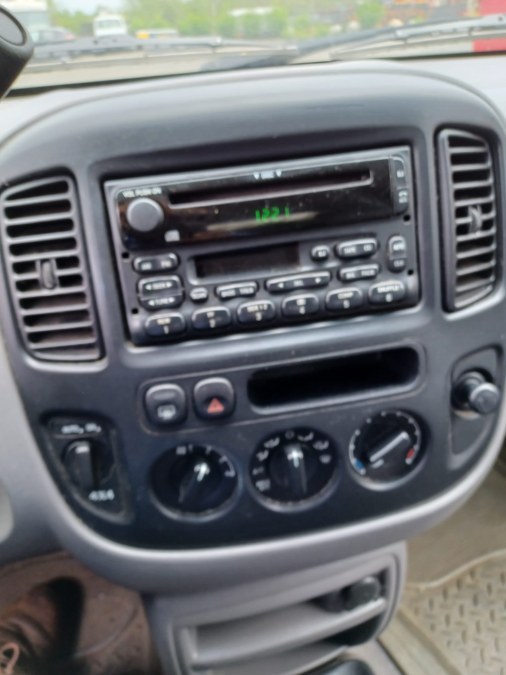 Used Ford Escape 4dr 103" WB XLT 4WD 2001 | Payless Auto Sale. South Hadley, Massachusetts Used Ford Escape 4dr 103" WB XLT 4WD 2001 | Payless Auto Sale. South Hadley, Massachusetts