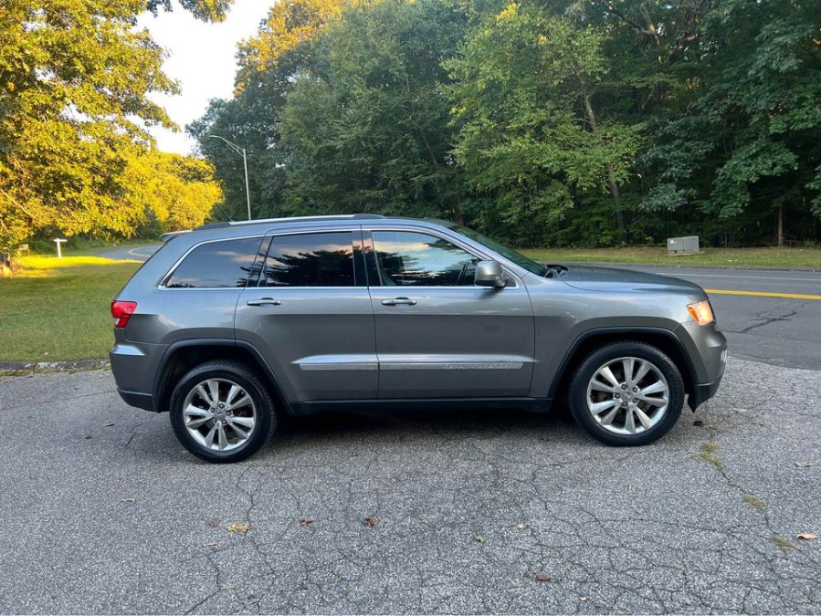2013 Jeep Grand Cherokee 4WD 4dr Laredo, available for sale in Waterbury, Connecticut | WT Auto LLC. Waterbury, Connecticut 2013 Jeep Grand Cherokee 4WD 4dr Laredo, available for sale in Waterbury, Connecticut | WT Auto LLC. Waterbury, Connecticut