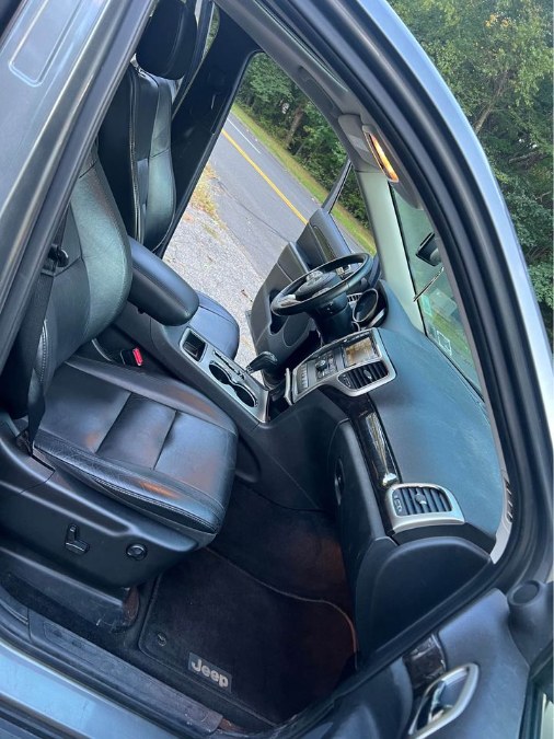 2013 Jeep Grand Cherokee 4WD 4dr Laredo, available for sale in Waterbury, Connecticut | WT Auto LLC. Waterbury, Connecticut 2013 Jeep Grand Cherokee 4WD 4dr Laredo, available for sale in Waterbury, Connecticut | WT Auto LLC. Waterbury, Connecticut