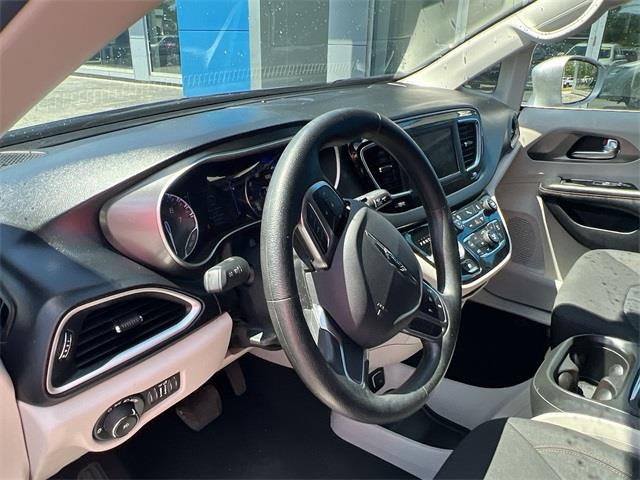 Used Chrysler Pacifica Touring 2020 | Sullivan Automotive Group. Avon, Connecticut