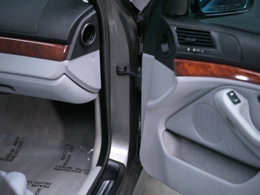 2002 BMW 5 Series 530i 4dr Sdn 5-Spd Manual, available for sale in North Salem, New York | Meccanic Shop North Inc. North Salem, New York 2002 BMW 5 Series 530i 4dr Sdn 5-Spd Manual, available for sale in North Salem, New York | Meccanic Shop North Inc. North Salem, New York