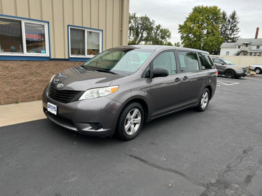 2014 Toyota Sienna 5dr 7-Pass Van V6 L FWD, available for sale in East Windsor, Connecticut | Century Auto And Truck. East Windsor, Connecticut