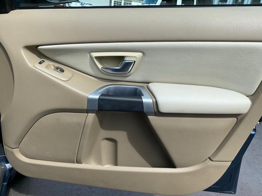 Used Volvo XC90 AWD 4dr Platinum 2013 | Lava Motors 2 Inc. Canton, Connecticut Used Volvo XC90 AWD 4dr Platinum 2013 | Lava Motors 2 Inc. Canton, Connecticut