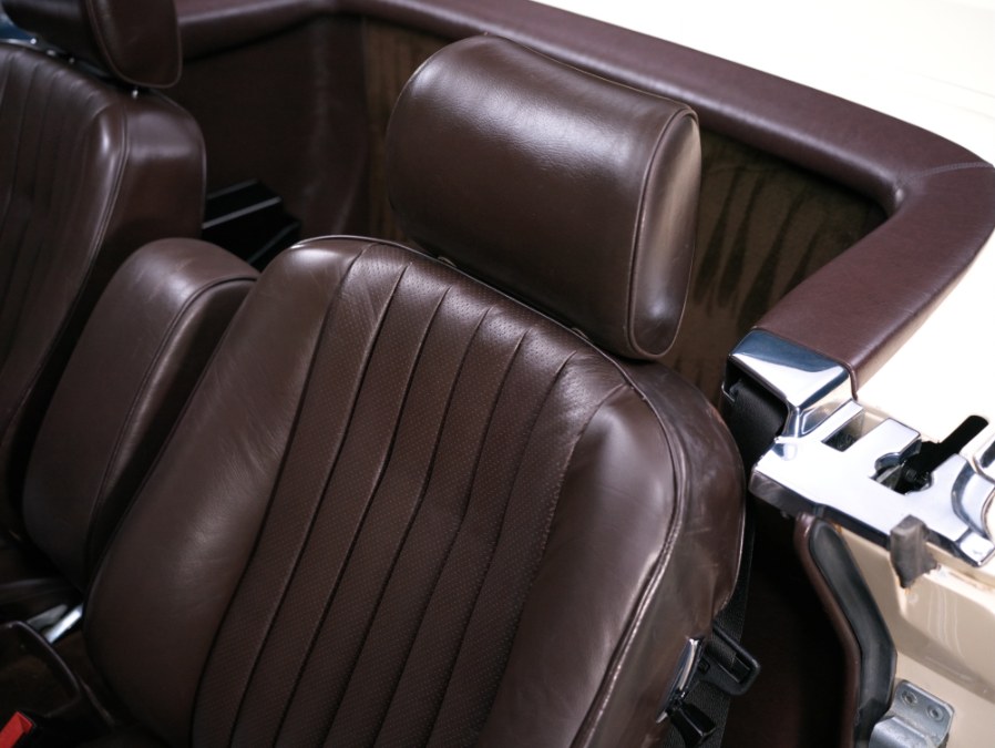 1988 Mercedes-Benz 560 Series 2dr Roadster 560SL, available for sale in North Salem, New York | Meccanic Shop North Inc. North Salem, New York 1988 Mercedes-Benz 560 Series 2dr Roadster 560SL, available for sale in North Salem, New York | Meccanic Shop North Inc. North Salem, New York