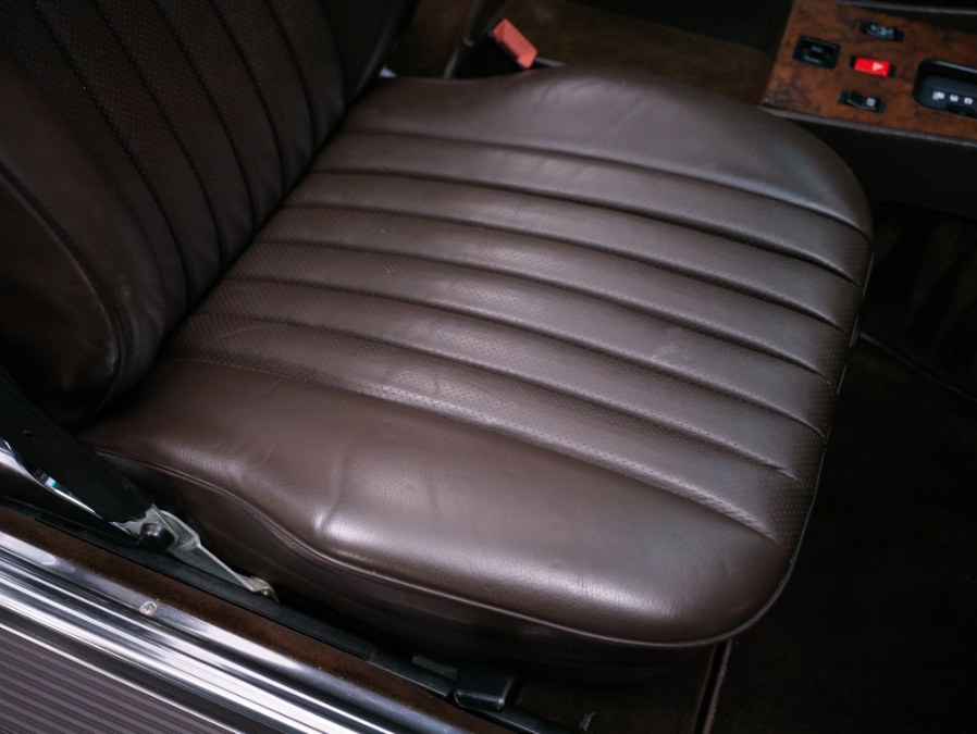 1988 Mercedes-Benz 560 Series 2dr Roadster 560SL, available for sale in North Salem, New York | Meccanic Shop North Inc. North Salem, New York 1988 Mercedes-Benz 560 Series 2dr Roadster 560SL, available for sale in North Salem, New York | Meccanic Shop North Inc. North Salem, New York