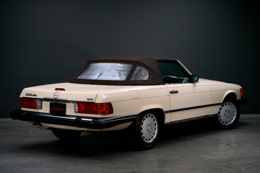 1988 Mercedes-Benz 560 Series 2dr Roadster 560SL, available for sale in North Salem, New York | Meccanic Shop North Inc. North Salem, New York 1988 Mercedes-Benz 560 Series 2dr Roadster 560SL, available for sale in North Salem, New York | Meccanic Shop North Inc. North Salem, New York