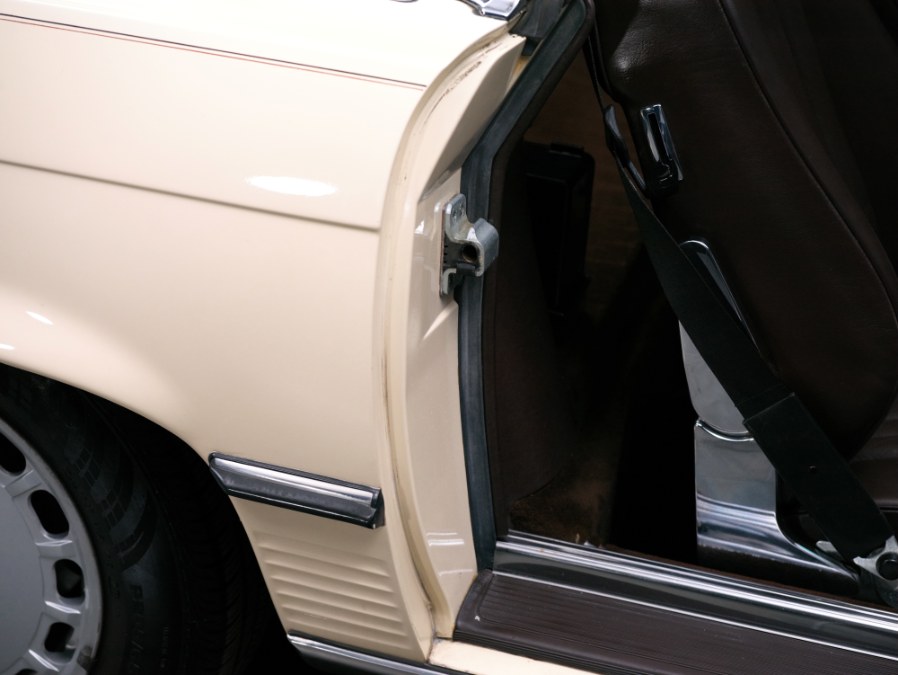 1988 Mercedes-Benz 560 Series 2dr Roadster 560SL, available for sale in North Salem, New York | Meccanic Shop North Inc. North Salem, New York 1988 Mercedes-Benz 560 Series 2dr Roadster 560SL, available for sale in North Salem, New York | Meccanic Shop North Inc. North Salem, New York