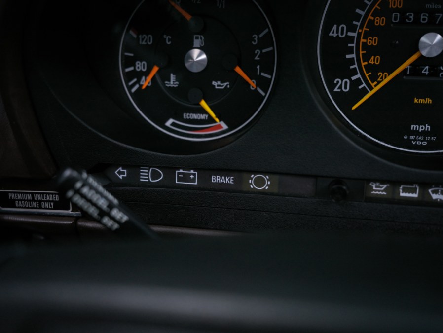 1988 Mercedes-Benz 560 Series 2dr Roadster 560SL, available for sale in North Salem, New York | Meccanic Shop North Inc. North Salem, New York 1988 Mercedes-Benz 560 Series 2dr Roadster 560SL, available for sale in North Salem, New York | Meccanic Shop North Inc. North Salem, New York