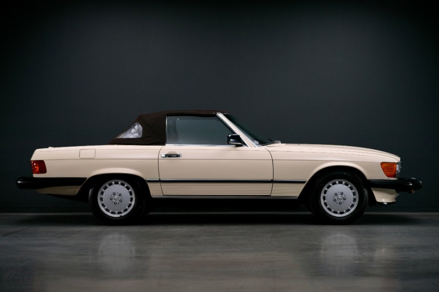 1988 Mercedes-Benz 560 Series 2dr Roadster 560SL, available for sale in North Salem, New York | Meccanic Shop North Inc. North Salem, New York 1988 Mercedes-Benz 560 Series 2dr Roadster 560SL, available for sale in North Salem, New York | Meccanic Shop North Inc. North Salem, New York