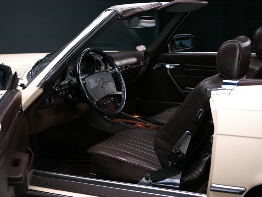 1988 Mercedes-Benz 560 Series 2dr Roadster 560SL, available for sale in North Salem, New York | Meccanic Shop North Inc. North Salem, New York 1988 Mercedes-Benz 560 Series 2dr Roadster 560SL, available for sale in North Salem, New York | Meccanic Shop North Inc. North Salem, New York