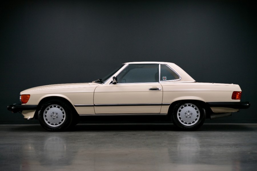 1988 Mercedes-Benz 560 Series 2dr Roadster 560SL, available for sale in North Salem, New York | Meccanic Shop North Inc. North Salem, New York 1988 Mercedes-Benz 560 Series 2dr Roadster 560SL, available for sale in North Salem, New York | Meccanic Shop North Inc. North Salem, New York