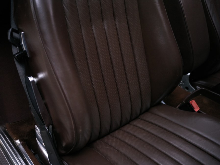 1988 Mercedes-Benz 560 Series 2dr Roadster 560SL, available for sale in North Salem, New York | Meccanic Shop North Inc. North Salem, New York 1988 Mercedes-Benz 560 Series 2dr Roadster 560SL, available for sale in North Salem, New York | Meccanic Shop North Inc. North Salem, New York