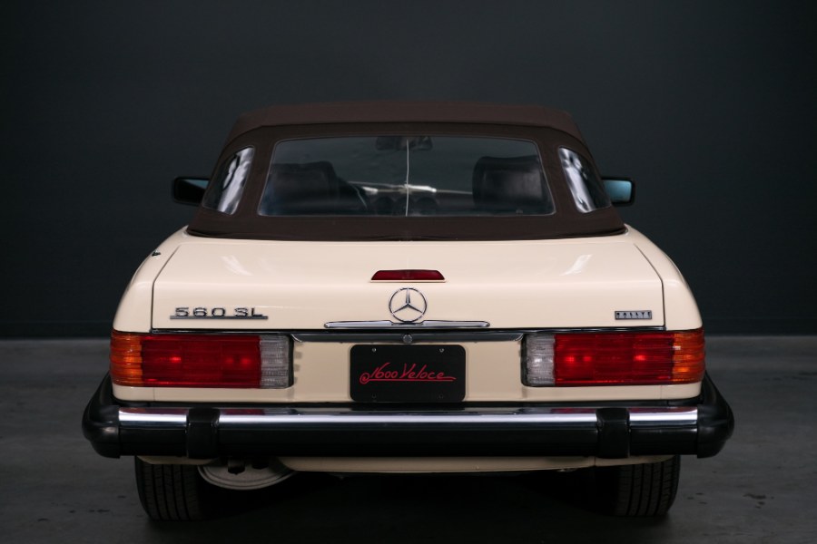 1988 Mercedes-Benz 560 Series 2dr Roadster 560SL, available for sale in North Salem, New York | Meccanic Shop North Inc. North Salem, New York 1988 Mercedes-Benz 560 Series 2dr Roadster 560SL, available for sale in North Salem, New York | Meccanic Shop North Inc. North Salem, New York