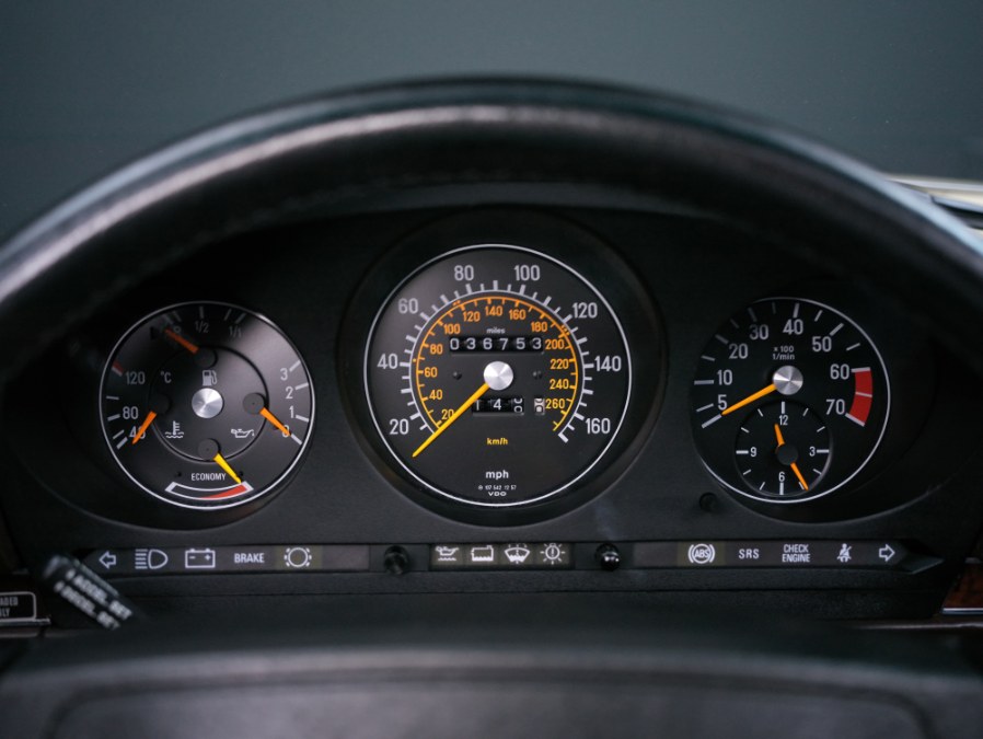 1988 Mercedes-Benz 560 Series 2dr Roadster 560SL, available for sale in North Salem, New York | Meccanic Shop North Inc. North Salem, New York 1988 Mercedes-Benz 560 Series 2dr Roadster 560SL, available for sale in North Salem, New York | Meccanic Shop North Inc. North Salem, New York