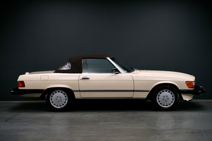 1988 Mercedes-Benz 560 Series 2dr Roadster 560SL, available for sale in North Salem, New York | Meccanic Shop North Inc. North Salem, New York 1988 Mercedes-Benz 560 Series 2dr Roadster 560SL, available for sale in North Salem, New York | Meccanic Shop North Inc. North Salem, New York