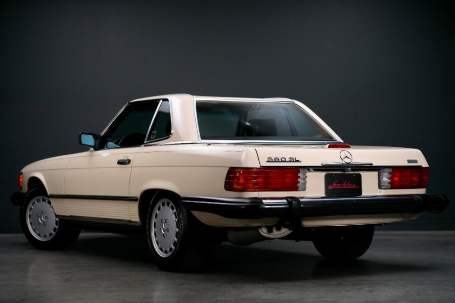 1988 Mercedes-Benz 560 Series 2dr Roadster 560SL, available for sale in North Salem, New York | Meccanic Shop North Inc. North Salem, New York 1988 Mercedes-Benz 560 Series 2dr Roadster 560SL, available for sale in North Salem, New York | Meccanic Shop North Inc. North Salem, New York