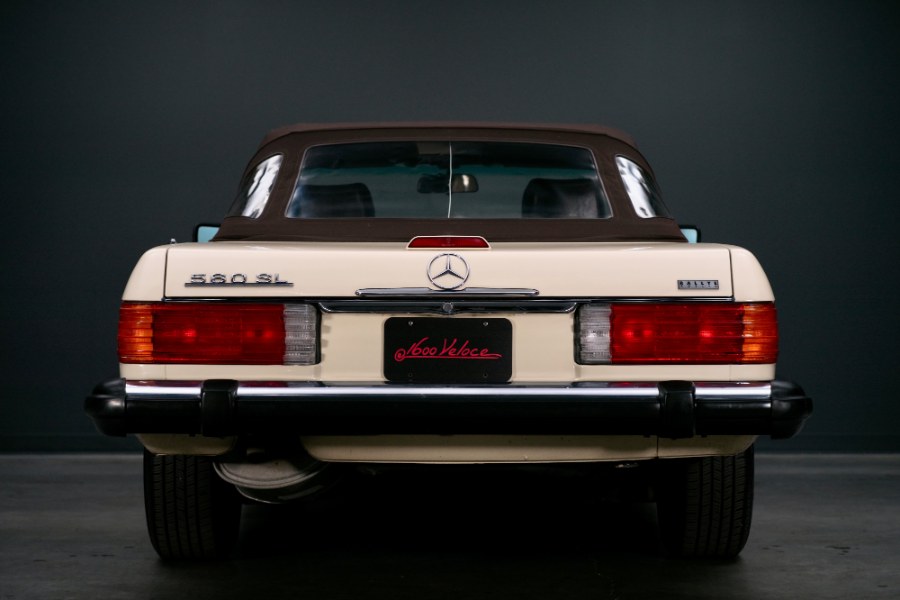 1988 Mercedes-Benz 560 Series 2dr Roadster 560SL, available for sale in North Salem, New York | Meccanic Shop North Inc. North Salem, New York 1988 Mercedes-Benz 560 Series 2dr Roadster 560SL, available for sale in North Salem, New York | Meccanic Shop North Inc. North Salem, New York