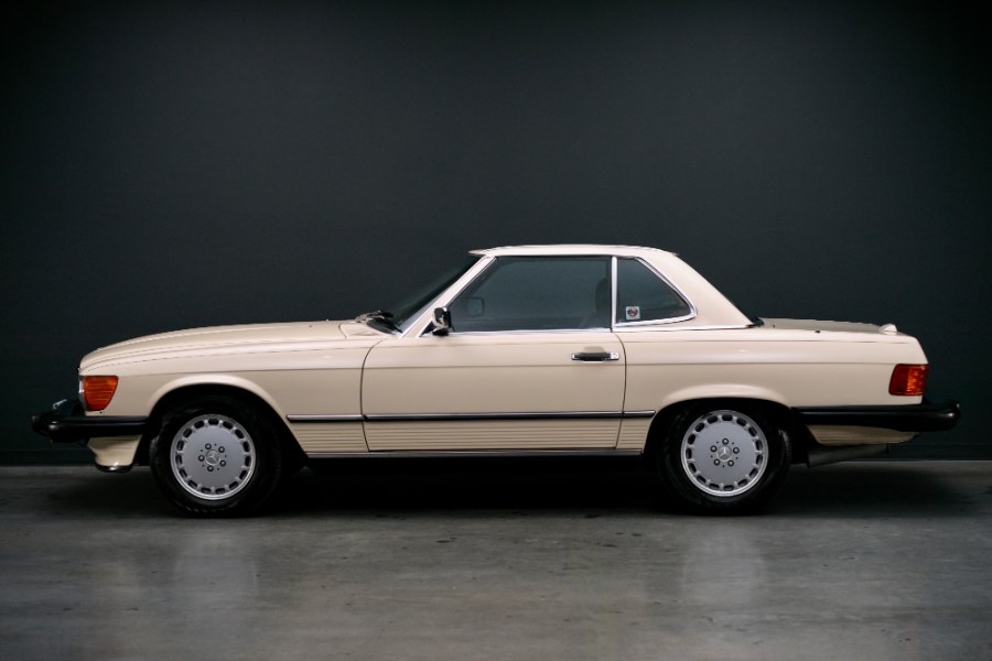 1988 Mercedes-Benz 560 Series 2dr Roadster 560SL, available for sale in North Salem, New York | Meccanic Shop North Inc. North Salem, New York 1988 Mercedes-Benz 560 Series 2dr Roadster 560SL, available for sale in North Salem, New York | Meccanic Shop North Inc. North Salem, New York