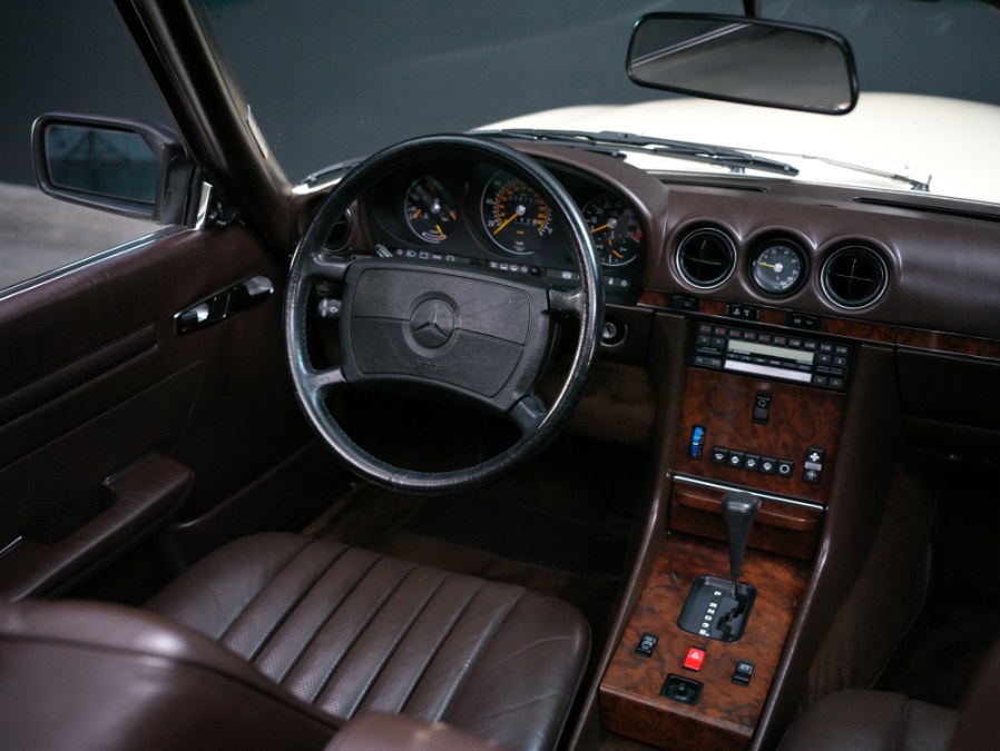 1988 Mercedes-Benz 560 Series 2dr Roadster 560SL, available for sale in North Salem, New York | Meccanic Shop North Inc. North Salem, New York 1988 Mercedes-Benz 560 Series 2dr Roadster 560SL, available for sale in North Salem, New York | Meccanic Shop North Inc. North Salem, New York