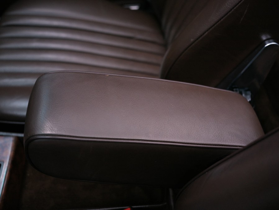 1988 Mercedes-Benz 560 Series 2dr Roadster 560SL, available for sale in North Salem, New York | Meccanic Shop North Inc. North Salem, New York 1988 Mercedes-Benz 560 Series 2dr Roadster 560SL, available for sale in North Salem, New York | Meccanic Shop North Inc. North Salem, New York