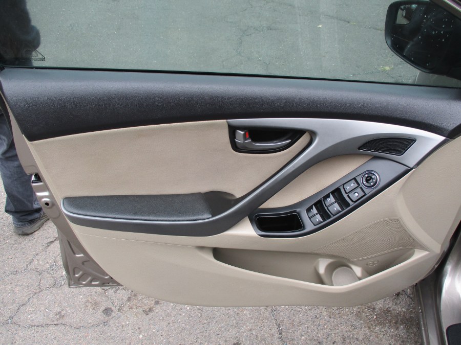 Used Hyundai Elantra 4dr Sdn Auto SE (Alabama Plant) 2016 | Cos Central Auto. Meriden, Connecticut Used Hyundai Elantra 4dr Sdn Auto SE (Alabama Plant) 2016 | Cos Central Auto. Meriden, Connecticut