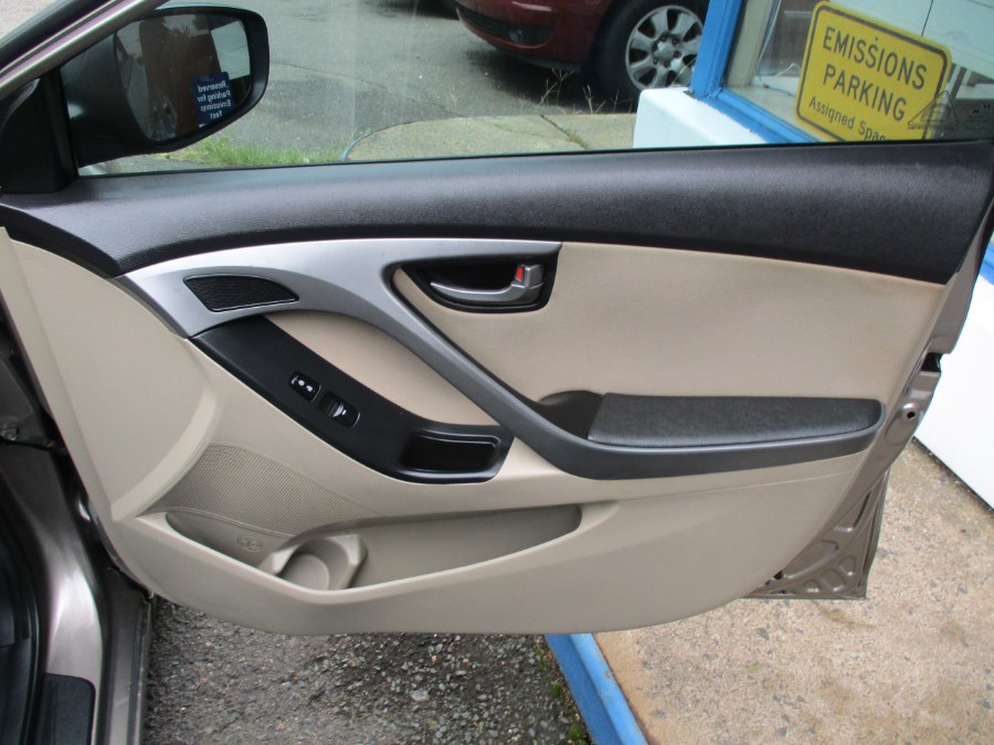 Used Hyundai Elantra 4dr Sdn Auto SE (Alabama Plant) 2016 | Cos Central Auto. Meriden, Connecticut Used Hyundai Elantra 4dr Sdn Auto SE (Alabama Plant) 2016 | Cos Central Auto. Meriden, Connecticut