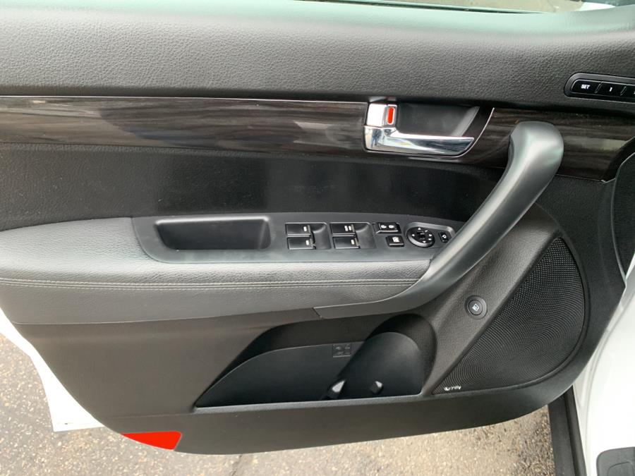 2013 Kia Sorento AWD 4dr V6 EX, available for sale in Springfield, Massachusetts | Absolute Motors Inc. Springfield, Massachusetts 2013 Kia Sorento AWD 4dr V6 EX, available for sale in Springfield, Massachusetts | Absolute Motors Inc. Springfield, Massachusetts