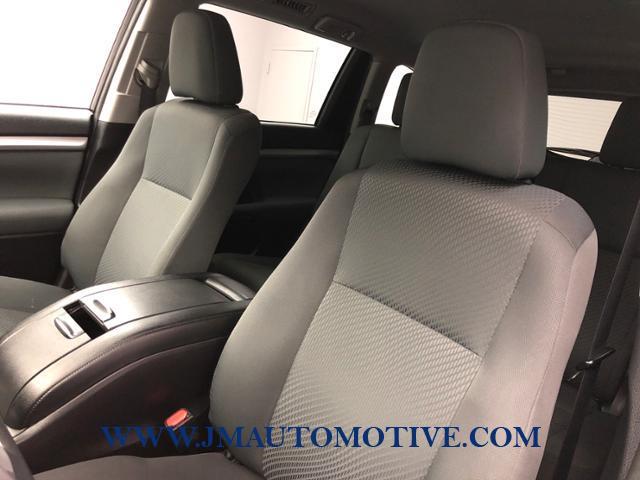 2019 Toyota Highlander LE V6 AWD, available for sale in Naugatuck, Connecticut | J&M Automotive Sls&Svc LLC. Naugatuck, Connecticut 2019 Toyota Highlander LE V6 AWD, available for sale in Naugatuck, Connecticut | J&M Automotive Sls&Svc LLC. Naugatuck, Connecticut