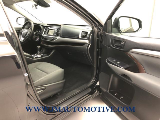 2019 Toyota Highlander LE V6 AWD, available for sale in Naugatuck, Connecticut | J&M Automotive Sls&Svc LLC. Naugatuck, Connecticut 2019 Toyota Highlander LE V6 AWD, available for sale in Naugatuck, Connecticut | J&M Automotive Sls&Svc LLC. Naugatuck, Connecticut