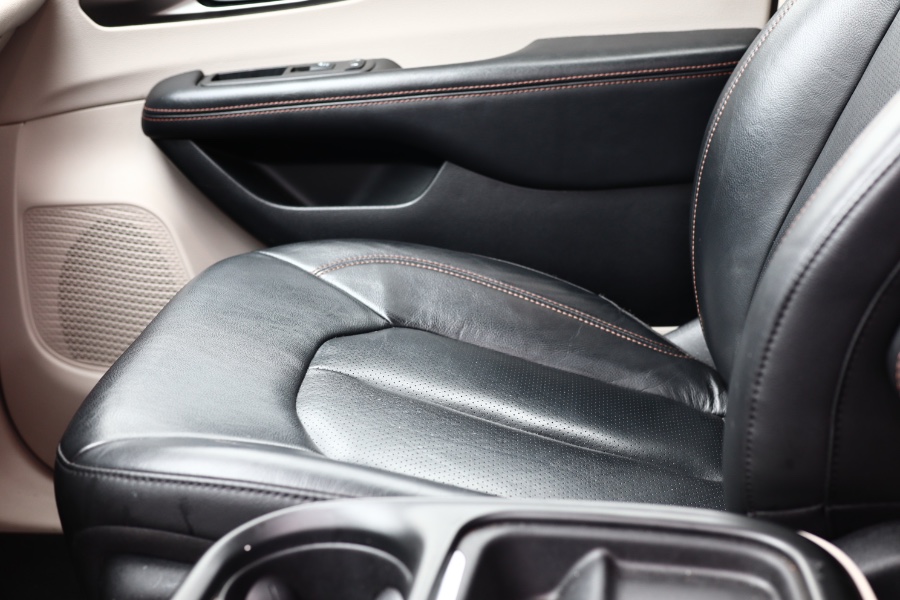 2020 Chrysler Pacifica Touring L FWD, available for sale in Jamaica, New York | Hillside Auto Mall Inc.. Jamaica, New York 2020 Chrysler Pacifica Touring L FWD, available for sale in Jamaica, New York | Hillside Auto Mall Inc.. Jamaica, New York