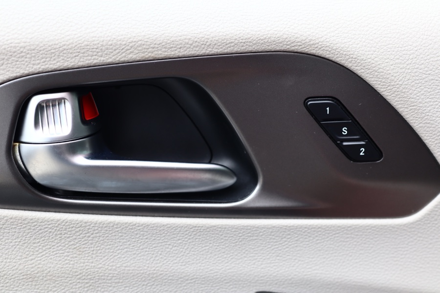 2020 Chrysler Pacifica Touring L FWD, available for sale in Jamaica, New York | Hillside Auto Mall Inc.. Jamaica, New York 2020 Chrysler Pacifica Touring L FWD, available for sale in Jamaica, New York | Hillside Auto Mall Inc.. Jamaica, New York