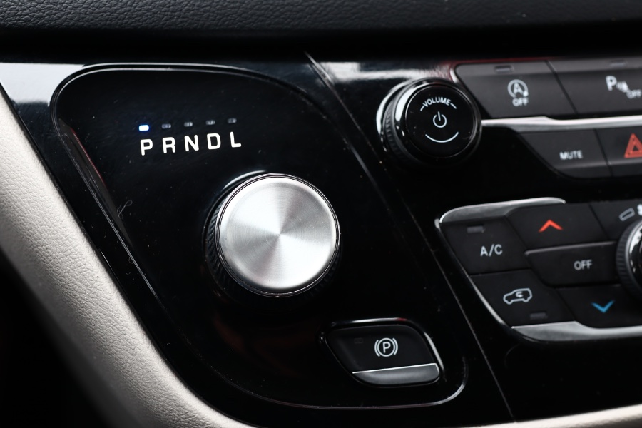 2020 Chrysler Pacifica Touring L FWD, available for sale in Jamaica, New York | Hillside Auto Mall Inc.. Jamaica, New York 2020 Chrysler Pacifica Touring L FWD, available for sale in Jamaica, New York | Hillside Auto Mall Inc.. Jamaica, New York
