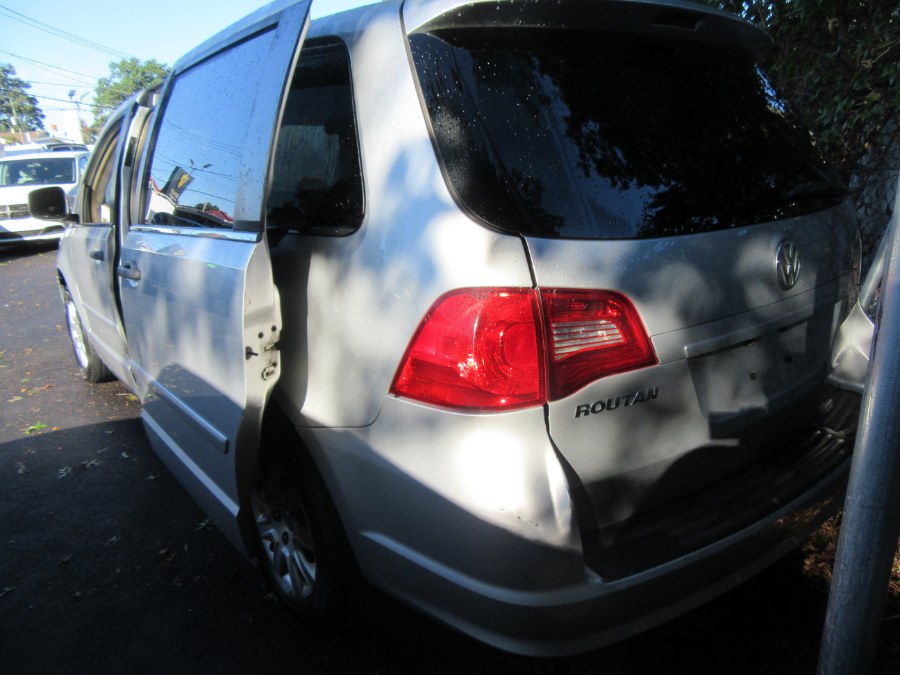 Used Volkswagen Routan 4dr Wgn S 2010 | Royalty Auto Sales. Little Ferry, New Jersey Used Volkswagen Routan 4dr Wgn S 2010 | Royalty Auto Sales. Little Ferry, New Jersey