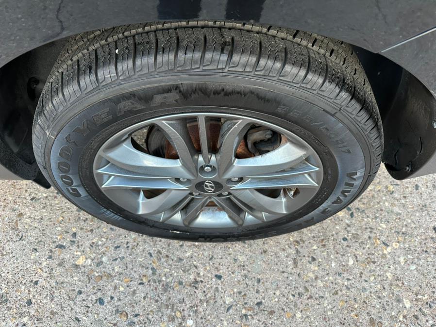 2015 Hyundai Tucson AWD 4dr GLS, available for sale in Manchester, Connecticut | Carsonmain LLC. Manchester, Connecticut 2015 Hyundai Tucson AWD 4dr GLS, available for sale in Manchester, Connecticut | Carsonmain LLC. Manchester, Connecticut