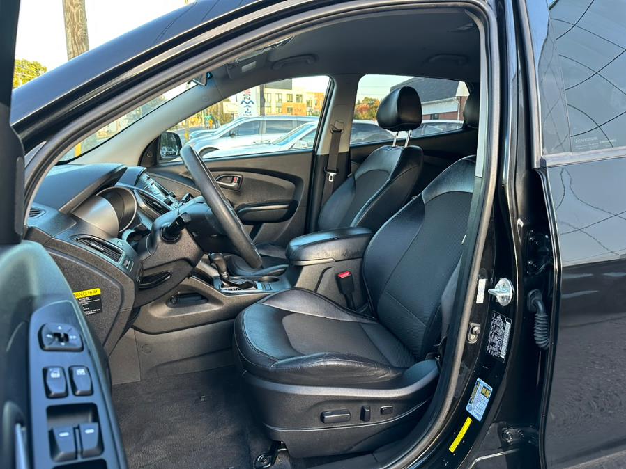 2015 Hyundai Tucson AWD 4dr GLS, available for sale in Manchester, Connecticut | Carsonmain LLC. Manchester, Connecticut 2015 Hyundai Tucson AWD 4dr GLS, available for sale in Manchester, Connecticut | Carsonmain LLC. Manchester, Connecticut