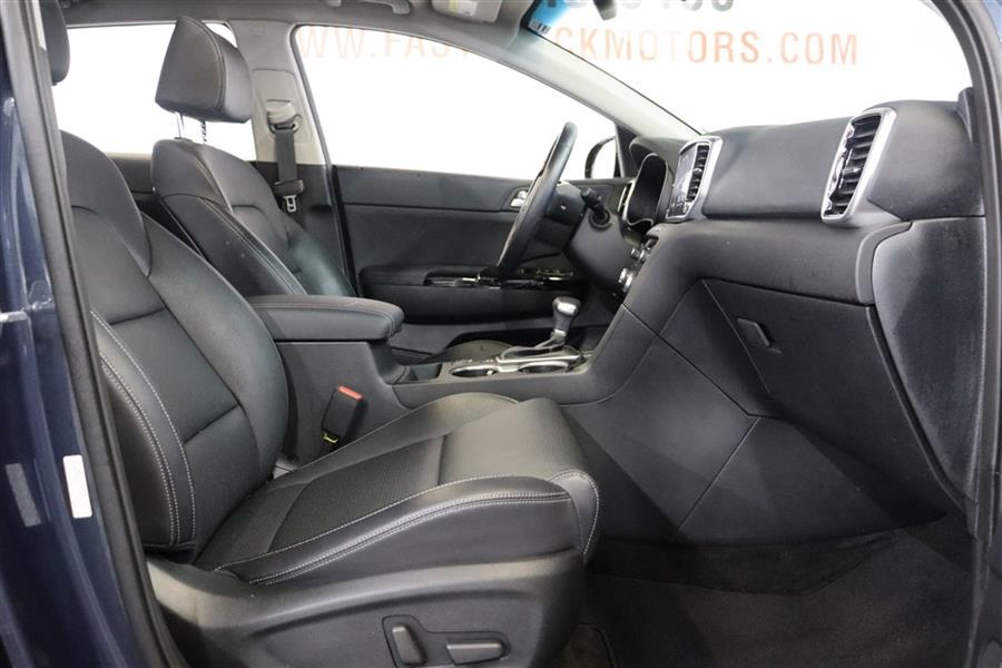 2022 Kia Sportage EX, available for sale in Paterson, New Jersey | Fast Track Motors. Paterson, New Jersey 2022 Kia Sportage EX, available for sale in Paterson, New Jersey | Fast Track Motors. Paterson, New Jersey