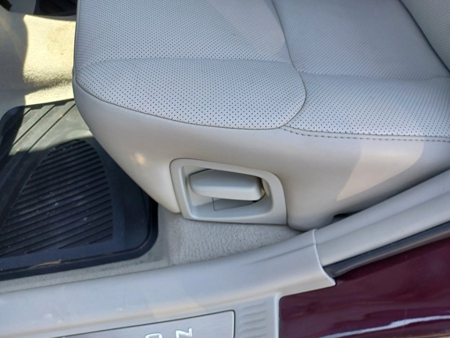 Used Toyota Avalon 4dr Sdn 2011 | Payless Auto Sale. South Hadley, Massachusetts Used Toyota Avalon 4dr Sdn 2011 | Payless Auto Sale. South Hadley, Massachusetts