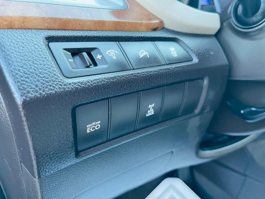 2014 Hyundai Santa Fe AWD 4dr GLS, available for sale in Irvington , New Jersey | Auto Haus of Irvington Corp. Irvington , New Jersey 2014 Hyundai Santa Fe AWD 4dr GLS, available for sale in Irvington , New Jersey | Auto Haus of Irvington Corp. Irvington , New Jersey