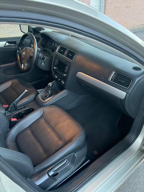 Used Volkswagen Jetta Sedan 4dr DSG TDI w/Premium 2012 | Supreme Automotive. New Britain, Connecticut Used Volkswagen Jetta Sedan 4dr DSG TDI w/Premium 2012 | Supreme Automotive. New Britain, Connecticut